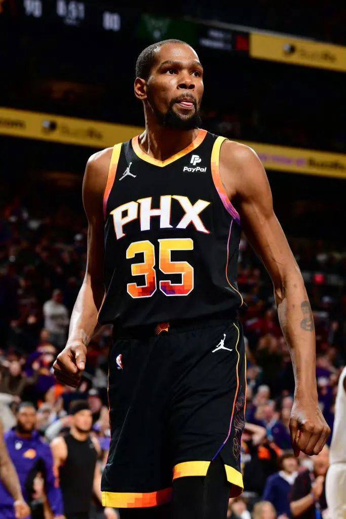 包含杜兰特巅峰对决，巴特勒与90激战雄鹿分钟，比分优势明显胜负难料！的词条